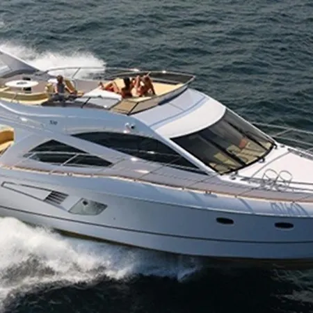 Yacht In Barcelona サン・アドリア・デ・ベソス