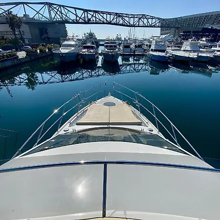 Yacht In Barcelona 船上ホテル *