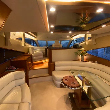 船上ホテル Yacht In Barcelona *